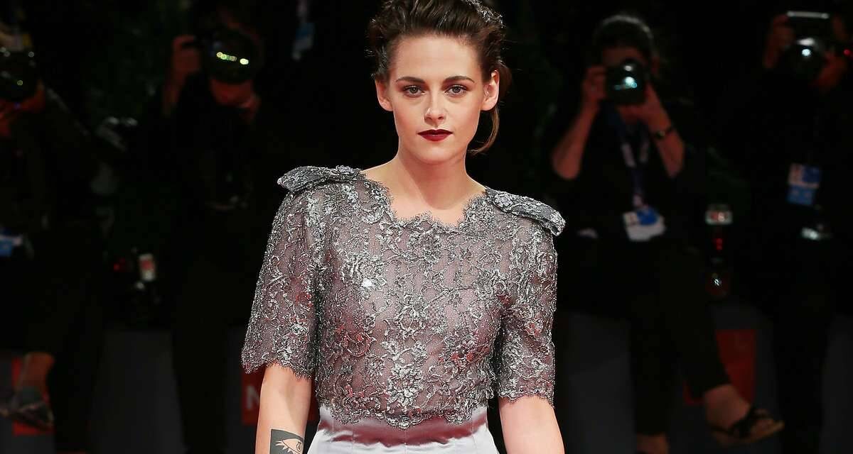 Spencer: Kristen Stewart è Lady D nella prima immagine del film di Pablo Larrain